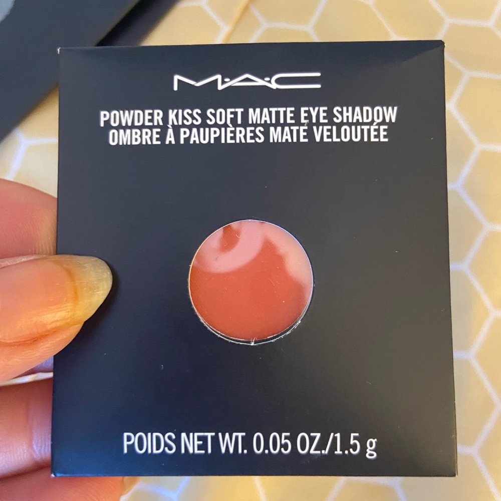 Mac Eyeshadow - Picture 7 of 7